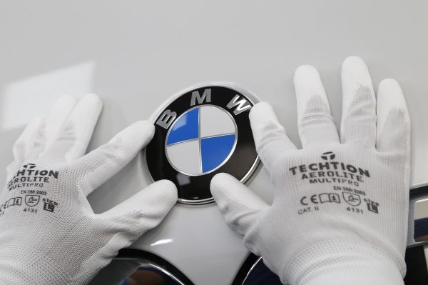 Name:  P90388651_lowRes_bmw-group-plant-chen.jpg
Views: 1946
Size:  28.4 KB