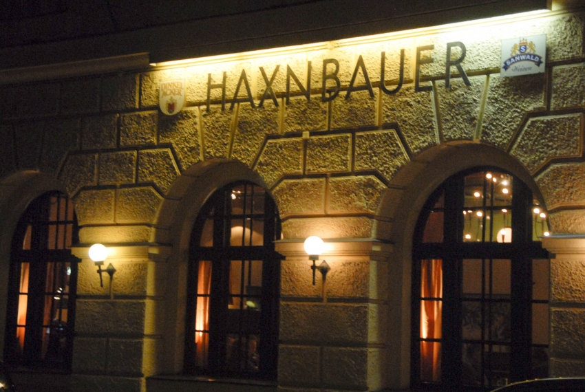 Name:  Haxnbauer im Scholastikahaus .jpg
Views: 11729
Size:  412.3 KB